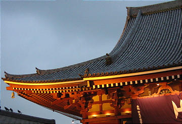 Asakusa temppelin kulma.jpg